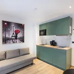 Les Suites Tour Eiffel