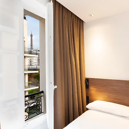 Les Tour Eiffel Hotel
